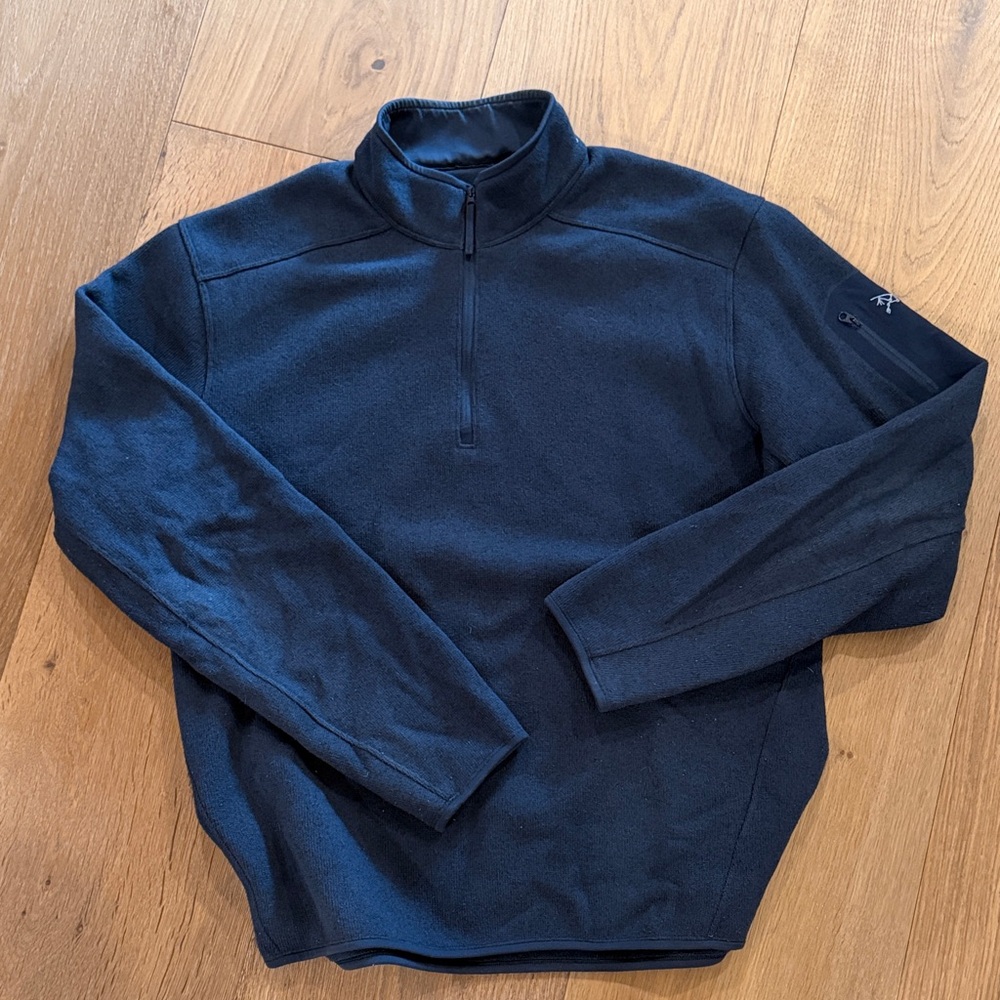 Arc'teryx Men's Dark Blue Zip-Up Sweater